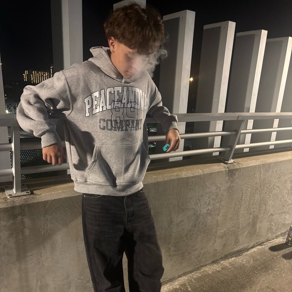 Meet your Posher, Yadi - Picture 1 of 1